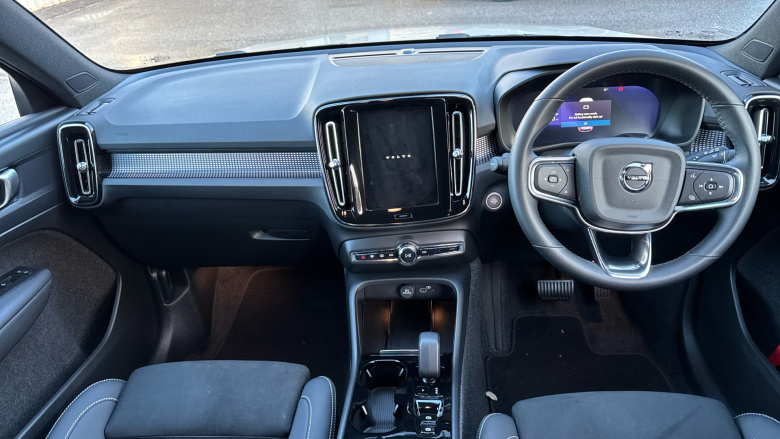 Volvo XC40 2.0 B3P Plus Dark 5dr Auto Petrol Estate